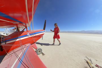 handprop_skirt.mp4